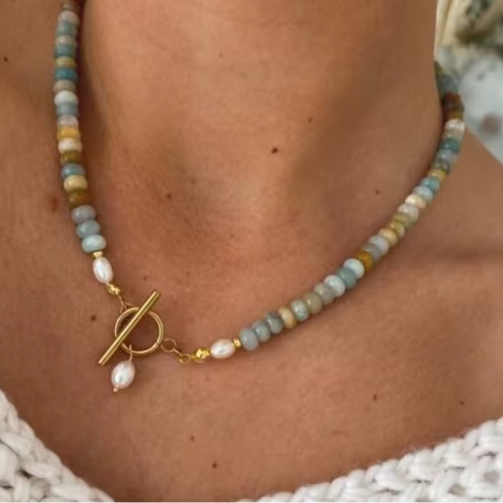 Elegant Multicolor Beaded Necklace with Gold Accents